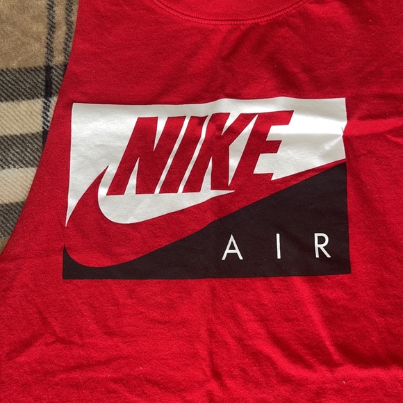 🔥🔥NIKE SHIRT🔥🔥 - Picture 2 of 3